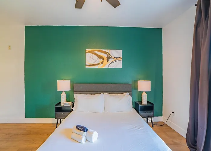 Apartment Walk To Westgate Pool Gym Parking Hot Tub Glendale
