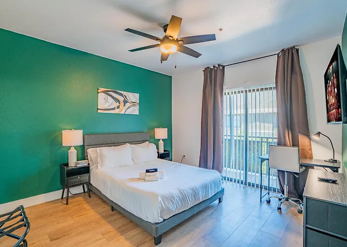 Apartment Walk To Westgate Pool Gym Parking Hot Tub Glendale