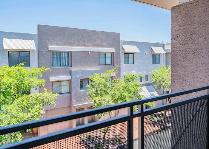 Walk To Westgate Pool Gym Parking Hot Tub Apartment Glendale
