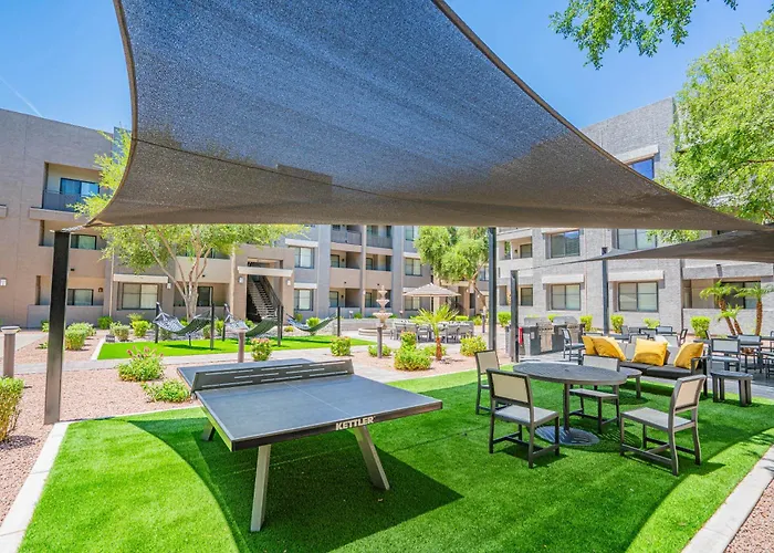Walk To Westgate Pool Gym Parking Hot Tub Apartment Glendale